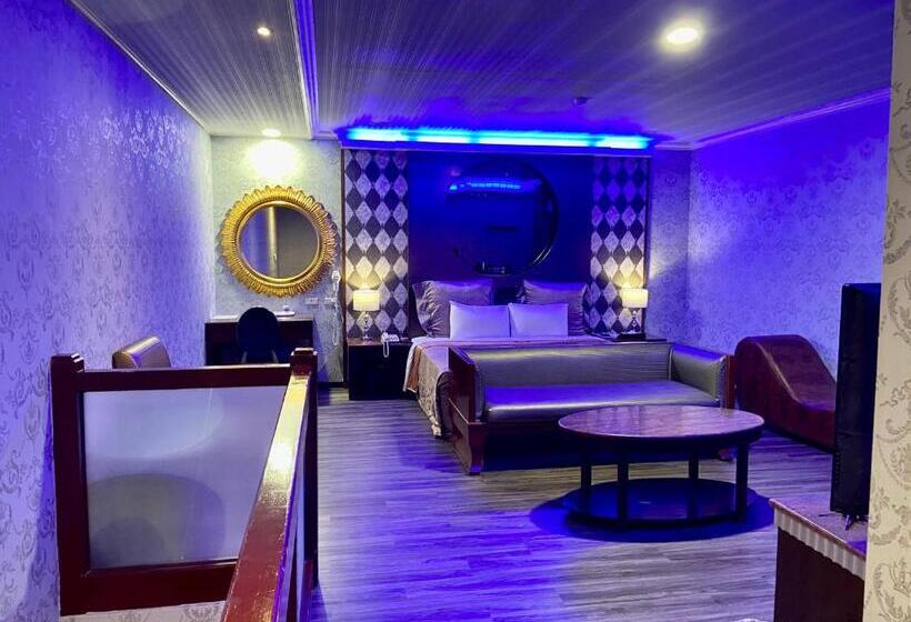 اتاق استاندارد با وان آب گرم, Huang Xing Motel