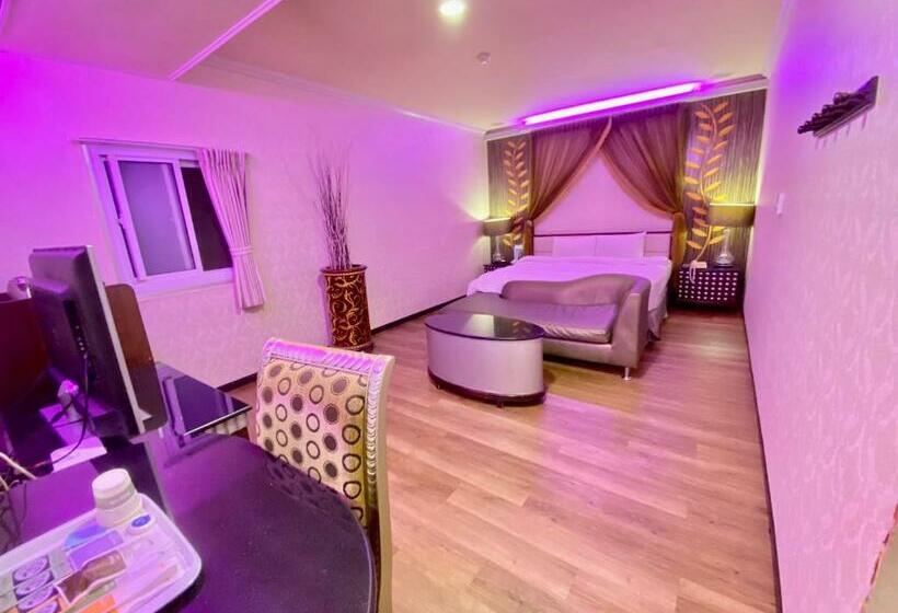 اتاق اکونومی, Huang Xing Motel