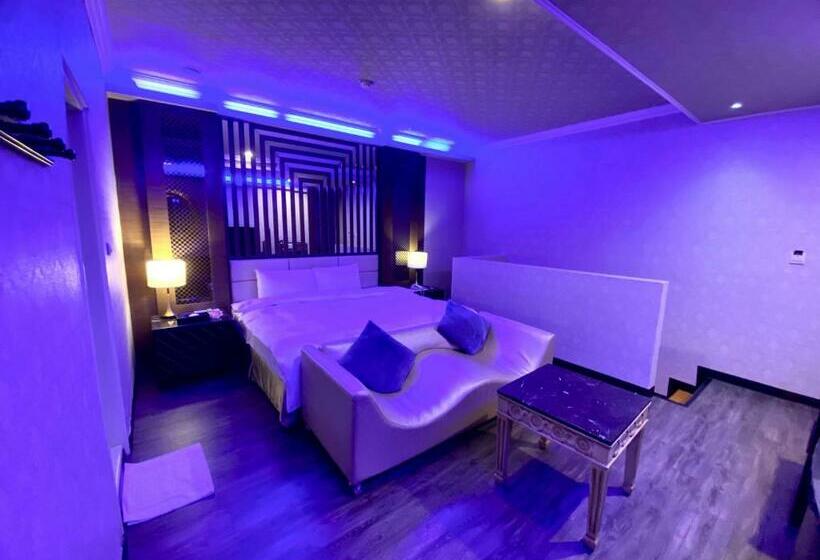 اتاق اکونومی, Huang Xing Motel