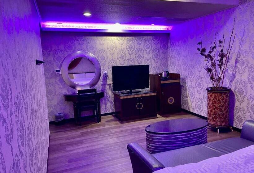 اتاق اکونومی, Huang Xing Motel