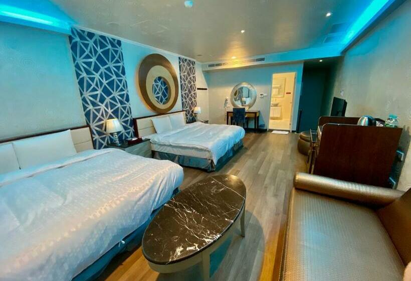 اتاق استاندارد چهار تخته, Huang Xing Motel