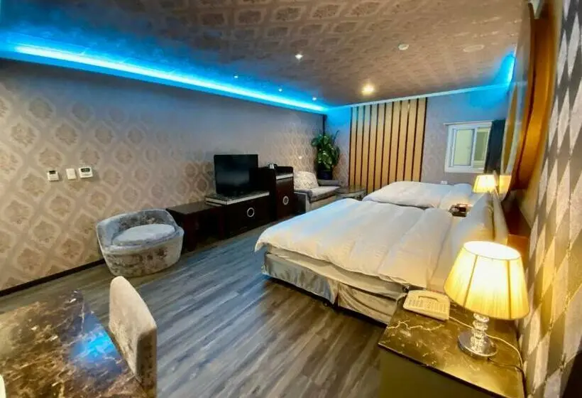 اتاق استاندارد چهار تخته, Huang Xing Motel