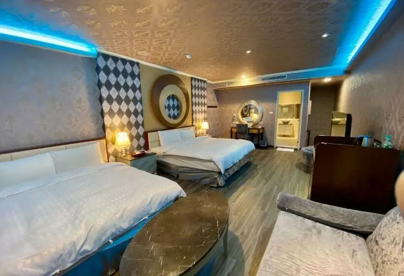 اتاق استاندارد چهار تخته, Huang Xing Motel