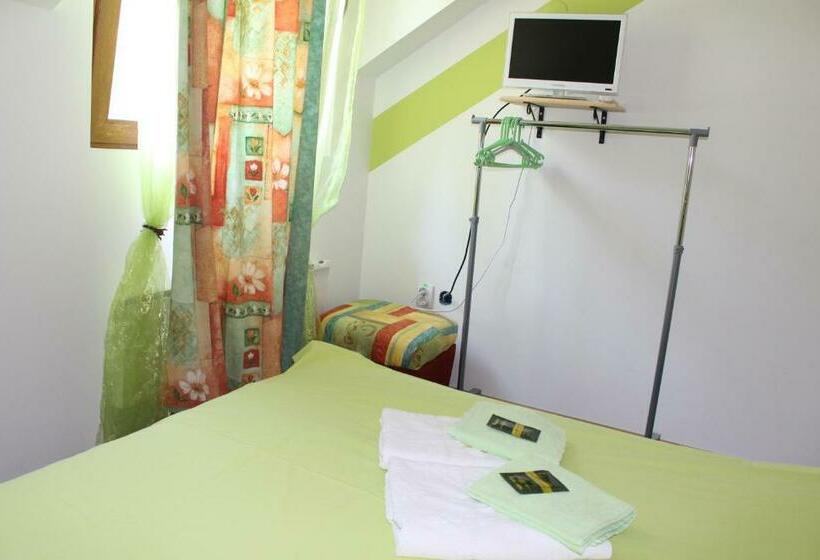 اتاق استاندارد با چشم‌انداز کوهستان, Motel Lepo Mesto