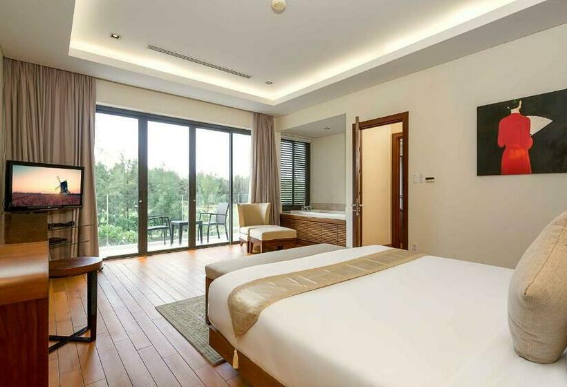 ویلای 4 خوابه, Luxury Dana Beach Resort & Spa