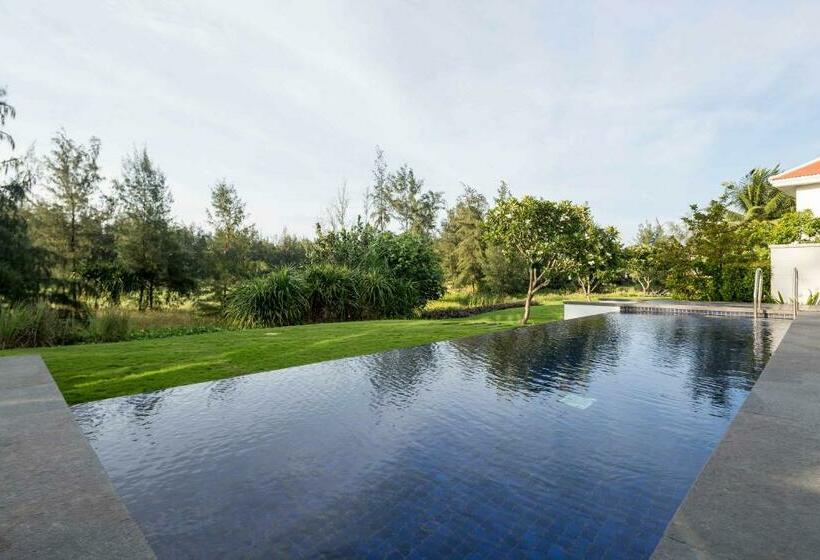 ویلای 4 خوابه, Luxury Dana Beach Resort & Spa