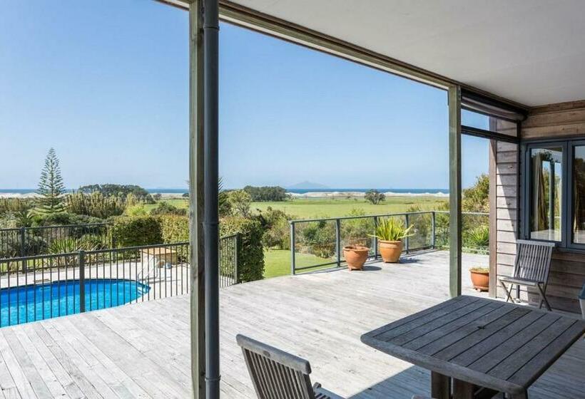 חדר סטנדרט נוף לים עם מרפסת, Strathaven Bed And Breakfast