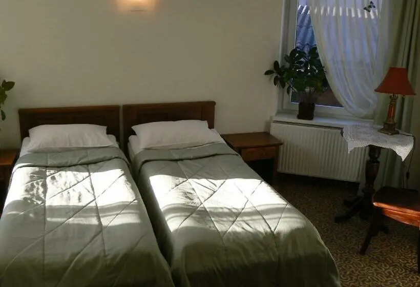 اتاق اکونومی, Svečių Namai Minge