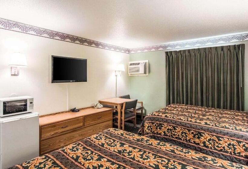 غرفة قياسية, Fergus Inn