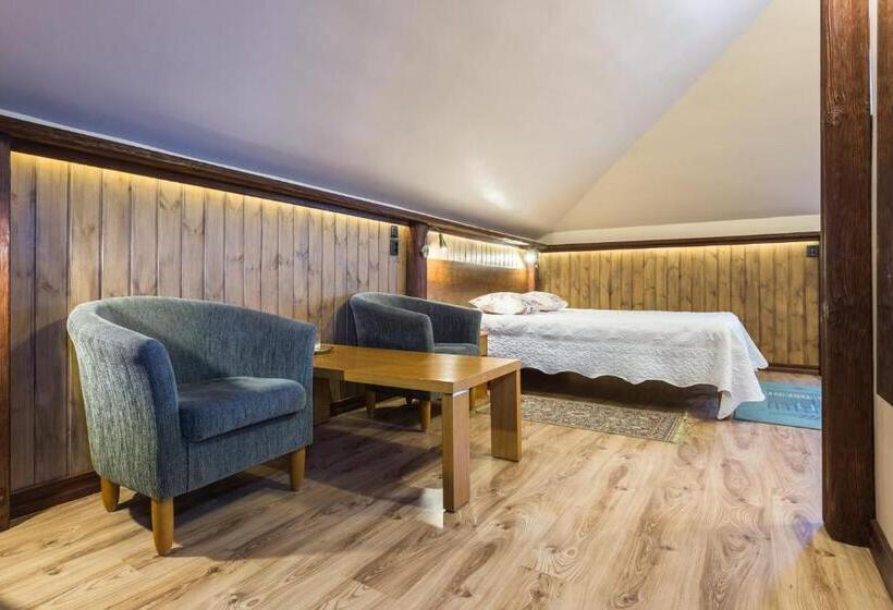 اتاق سوپریور, Ruunawere