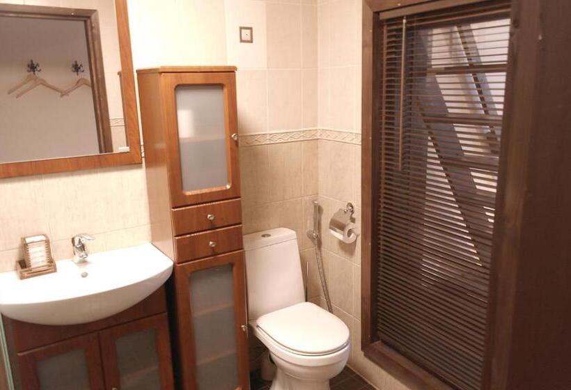 اتاق خانوادگی, Ruunawere