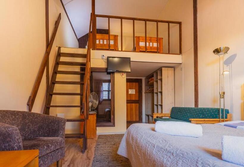 اتاق خانوادگی, Ruunawere