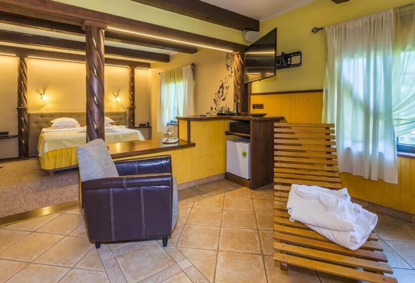 سوییت لوکس, Ruunawere