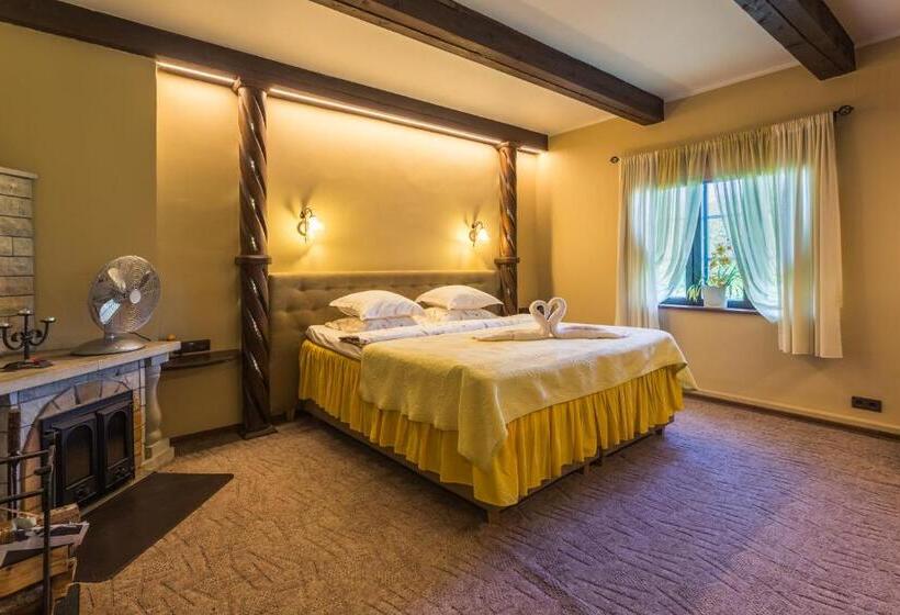 سوییت لوکس, Ruunawere