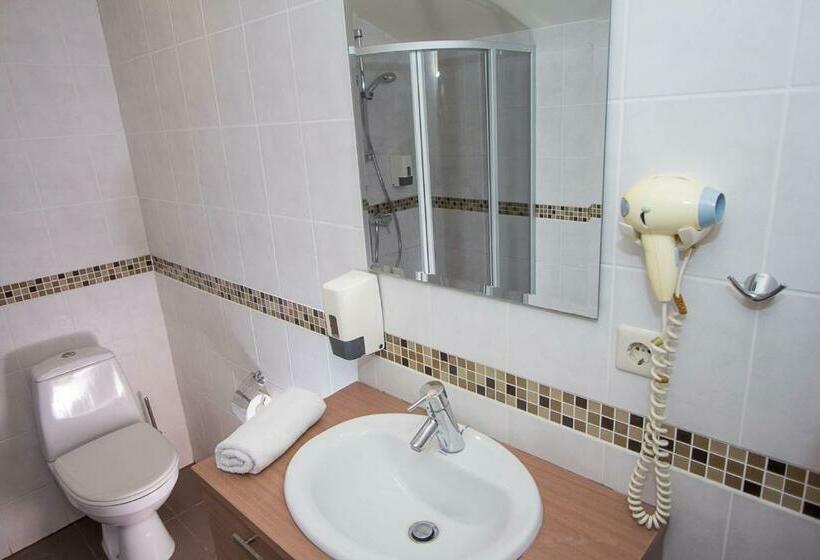 اتاق خانوادگی, Beach Guesthouse Lenkas