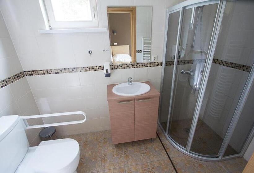 اتاق استاندارد با چشم‌انداز باغ, Beach Guesthouse Lenkas