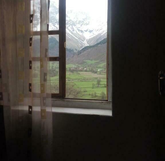 اتاق استاندارد با چشم‌انداز کوهستان, Guest House Murkvam