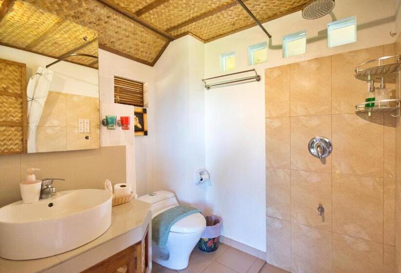 Standard Bungalow, Ralph S Place