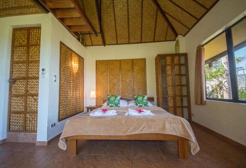 Standard Bungalow, Ralph S Place