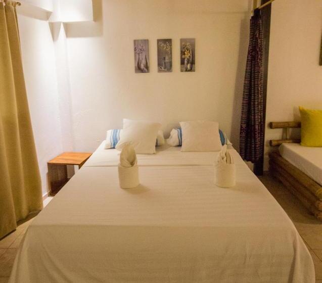 Premium Studio, Ralph S Place