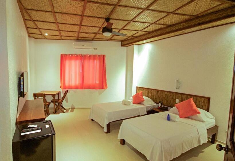 Deluxe Room, Ralph S Place