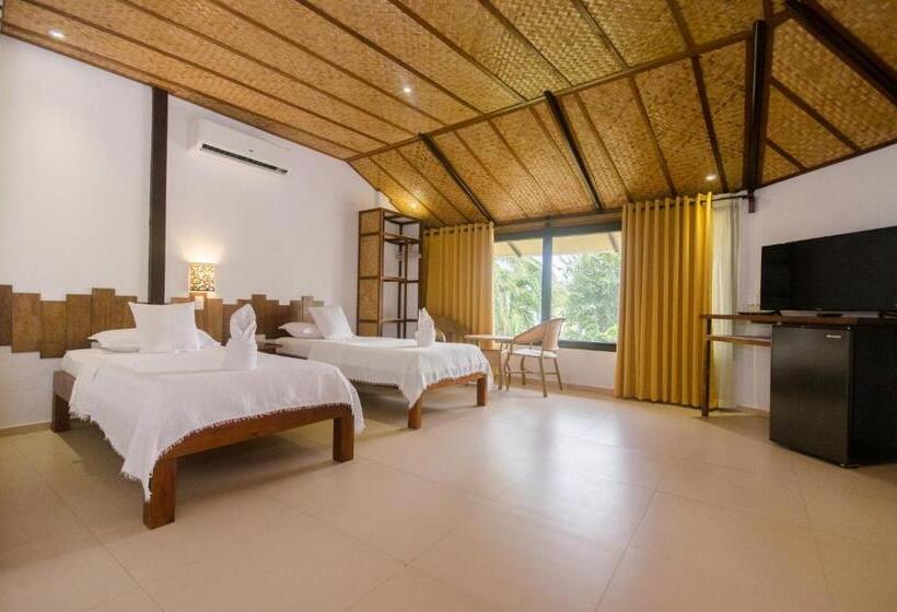 Superior Family Room, Ralph S Place