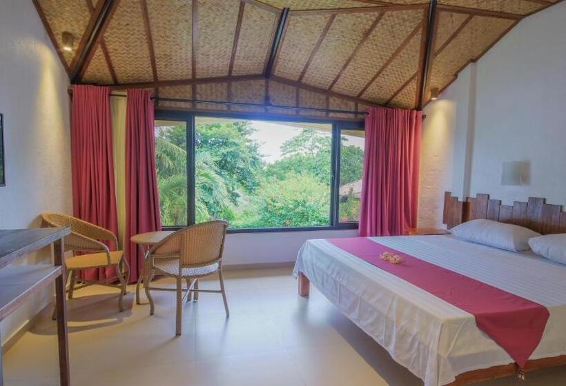 Superior Room, Ralph S Place