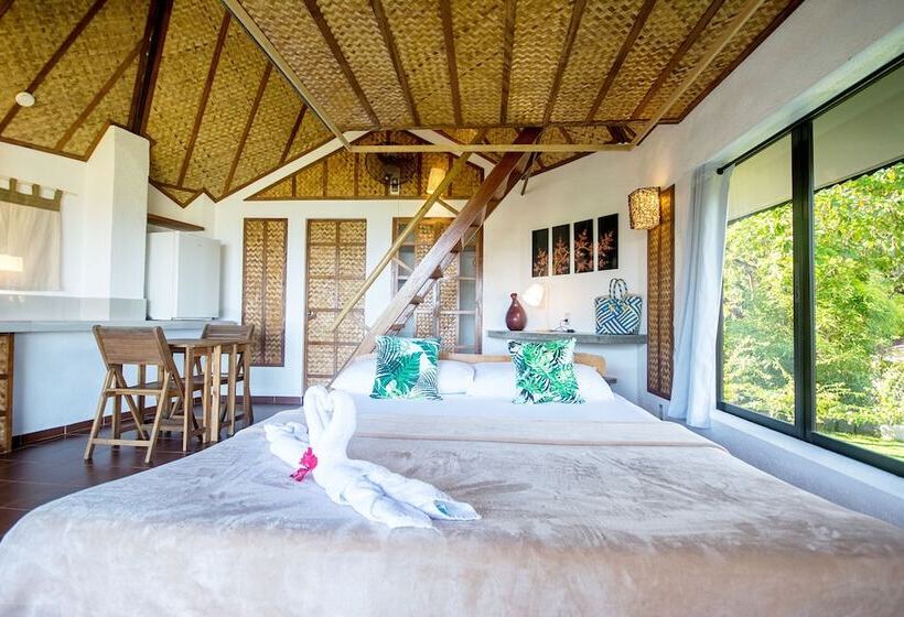 Standard Bungalow, Ralph S Place