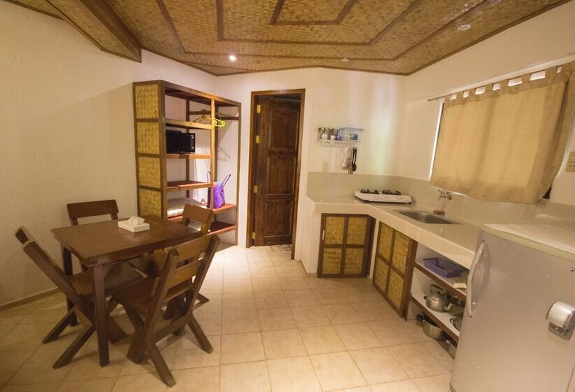 Premium Studio, Ralph S Place