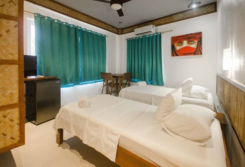 Deluxe Room, Ralph S Place