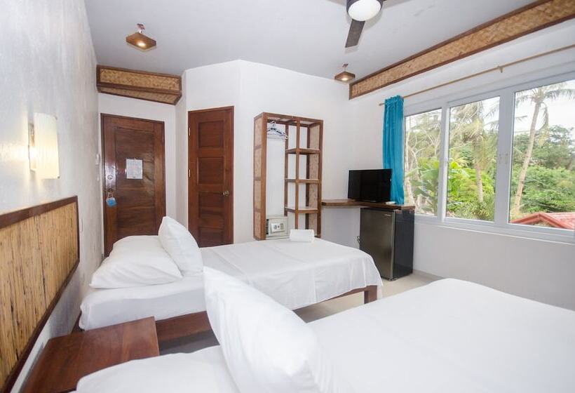 Deluxe Room, Ralph S Place