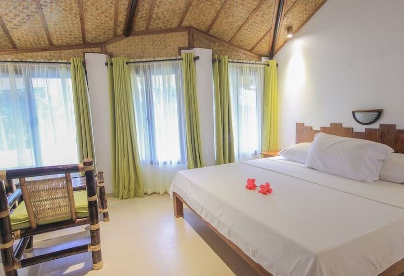 Superior Room, Ralph S Place