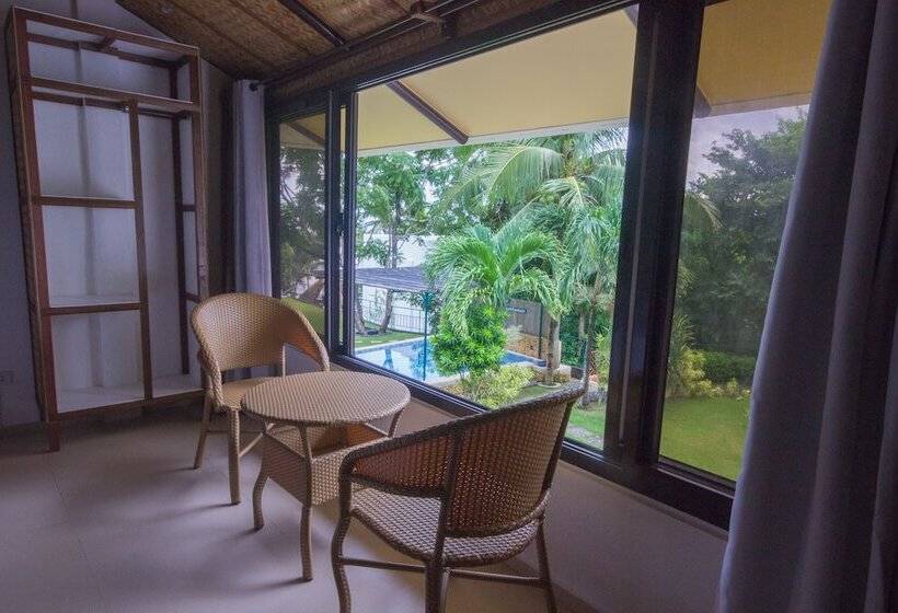 Superior Family Room, Ralph S Place