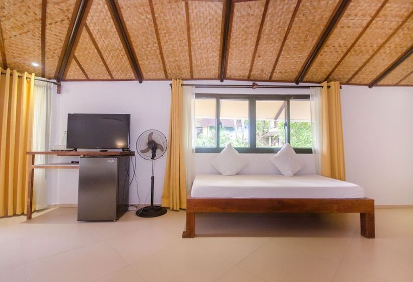 Superior Family Room, Ralph S Place