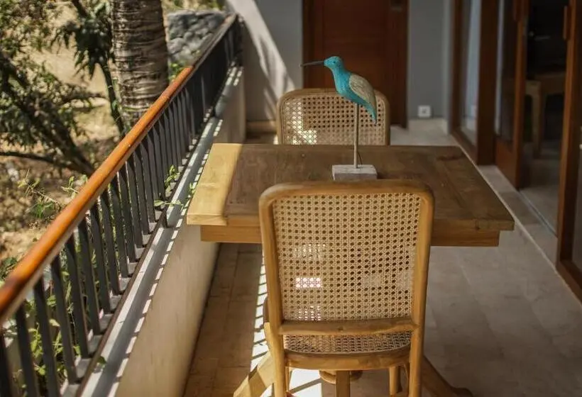 オーシャンビューデラックスルームバルコニー付き, Sanglung Villas & Suites