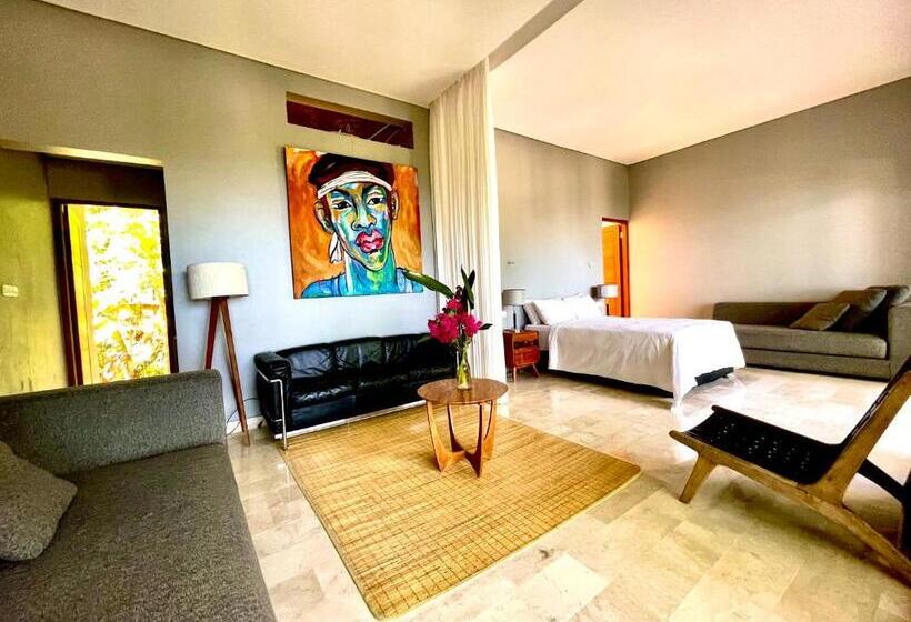 חדר דלוקס עם מרפסת נוף לים, Sanglung Villas & Suites