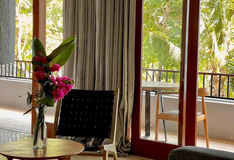 Номер Deluxe Вид на Море с Балконом, Sanglung Villas & Suites