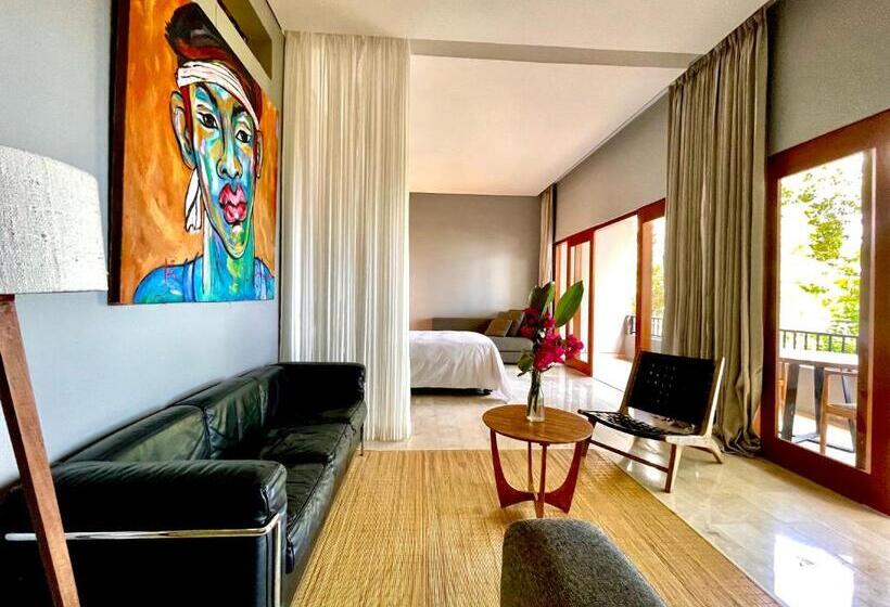 חדר דלוקס עם מרפסת נוף לים, Sanglung Villas & Suites