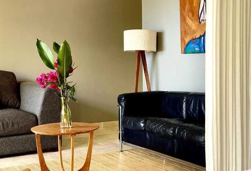 חדר דלוקס עם מרפסת נוף לים, Sanglung Villas & Suites