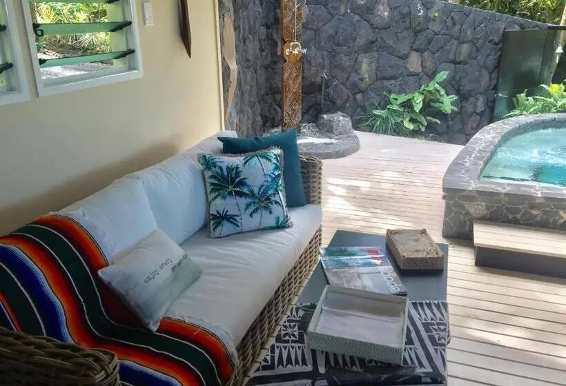 ویلای یک اتاق خوابه با استخر شنا, Seabreeze Resort Samoa – Exclusively For Adults