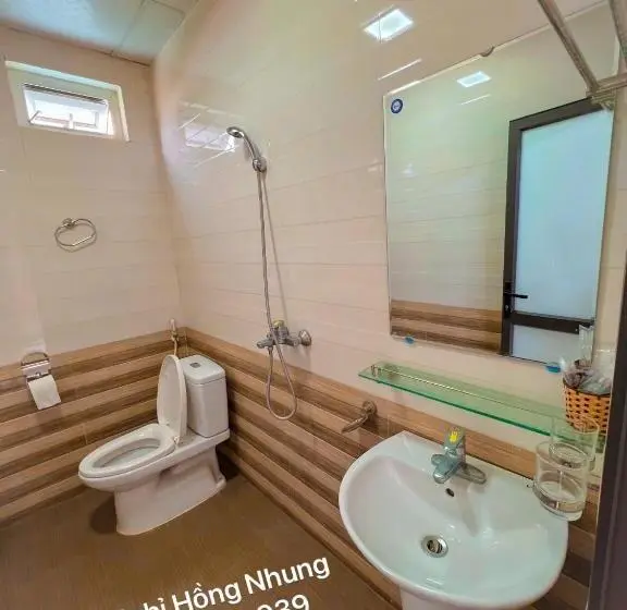 اتاق لوکس خانوادگی, Nhà Nghỉ Hồng Nhung