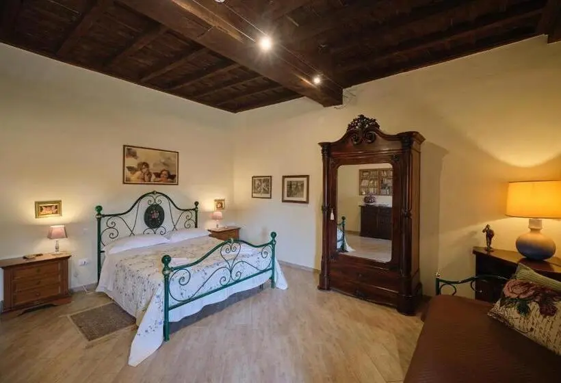 اتاق لوکس با تخت بزرگ, Palazzo Mazzini