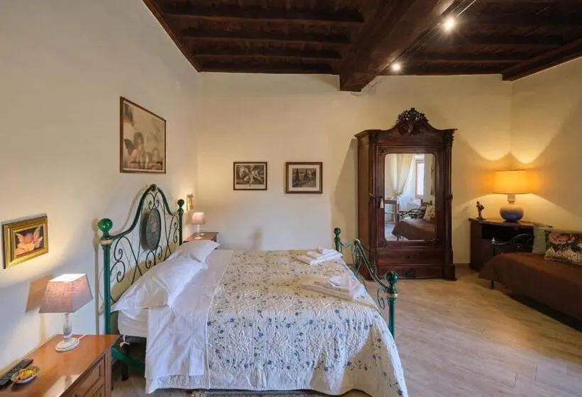اتاق لوکس با تخت بزرگ, Palazzo Mazzini