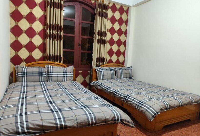 اتاق استاندارد, Quê Hương House