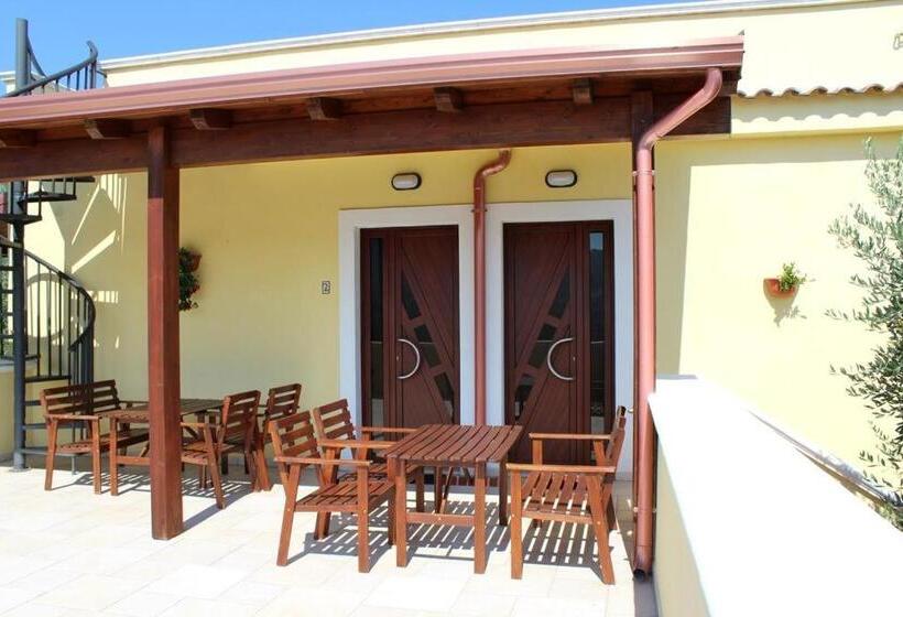 آپارتمان 1 خوابه با تراس, Villa La Vigna