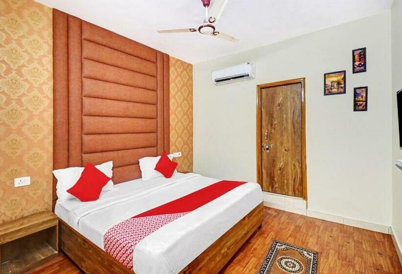 Трехместный Номер Классика, Flagship Hotel Atithi