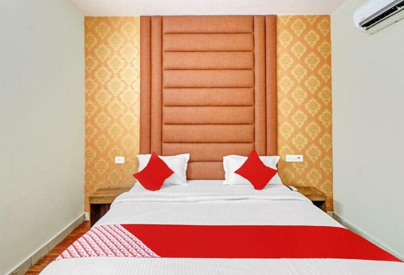 Трехместный Номер Классика, Flagship Hotel Atithi