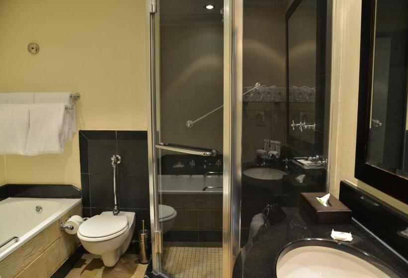 Quarto Familiar, Kwa Maritane Lodge