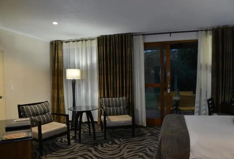 キングサイズベッドのエクゼクティブルーム, Kwa Maritane Lodge