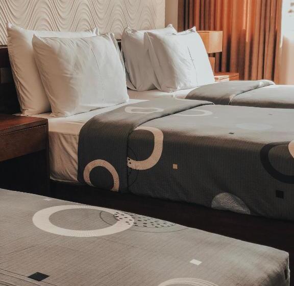 豪华三人间, Pinnacle Boutique Villas